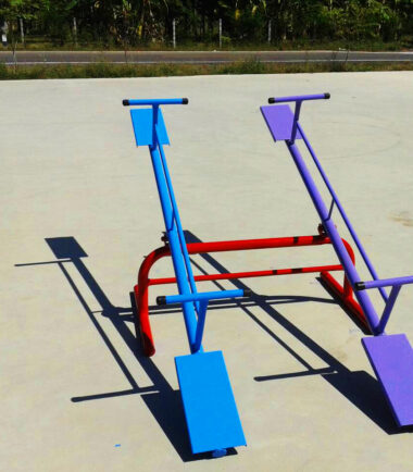 ไม้กระดก 4 ที่