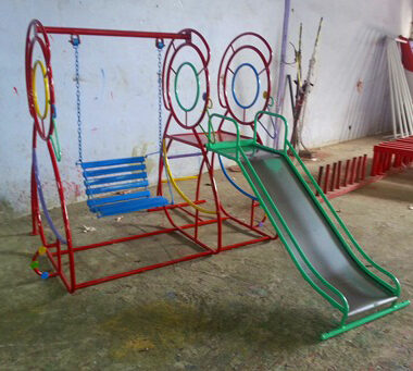 ชิงช้าไม้ลื่น