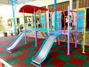 ของเด็กเล่น สนาม