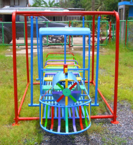 เครื่องเล่นรถไฟโยก