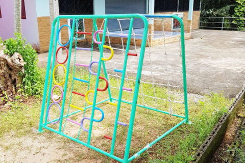 เครื่องเล่นปีนป่าย
